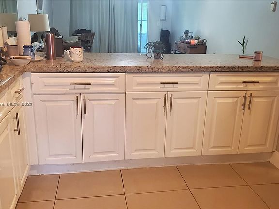 5th image of 213 Briarwood Cir #1-9