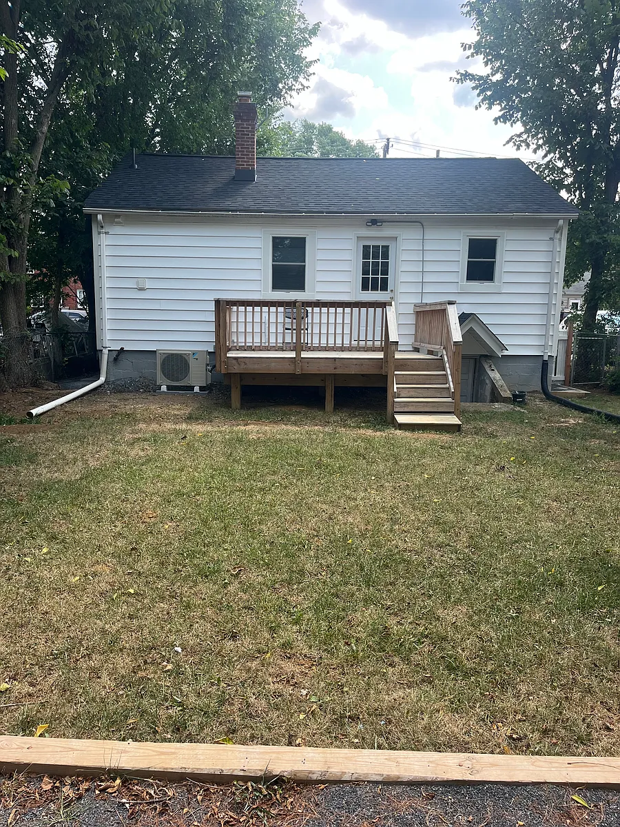 Building Photo - 115 N Purcell Ave