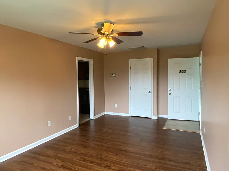 1413 Townley Dr #305 — Photo 1