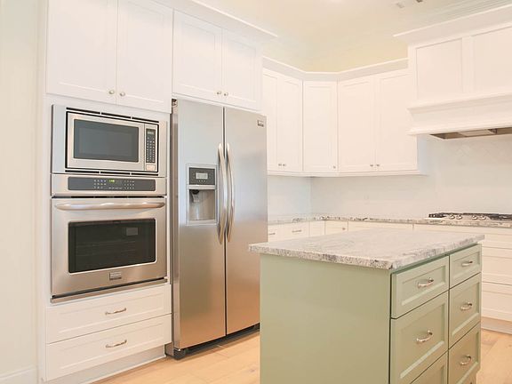 3rd image of 16 Westferry Ct