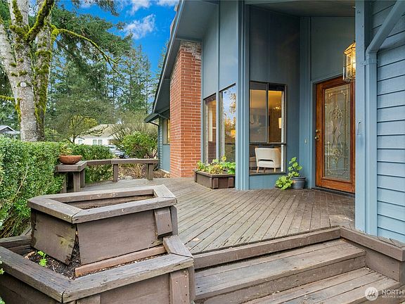 4th image of 1912 161st Avenue NE