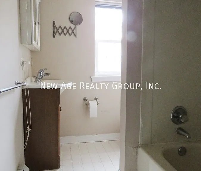 1519 Green St #3R — Photo 7