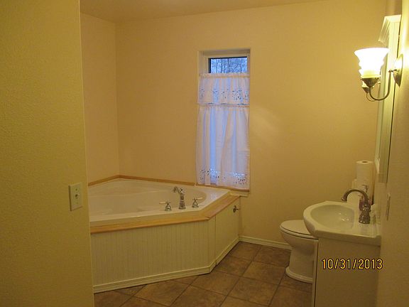 4th image of 145 E Birch Hill Rd