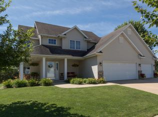 932 Plymouth Ln NW, Rochester, MN 55901