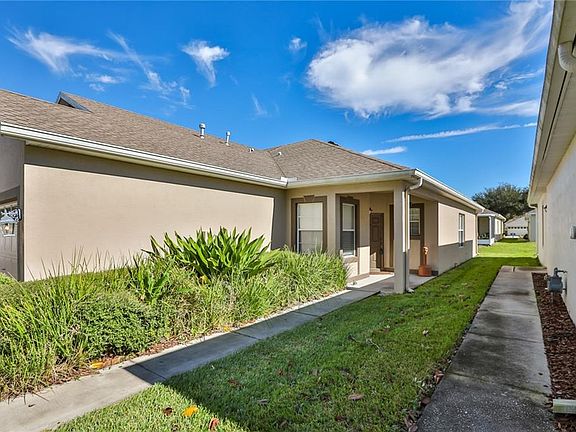 3rd image of 6937 Surrey Oak Dr