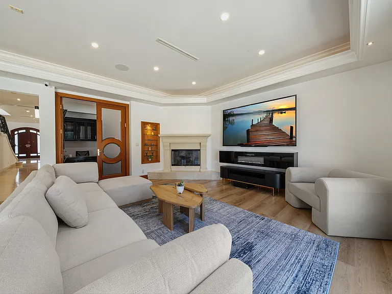 9031 Cresta Dr — Photo 11