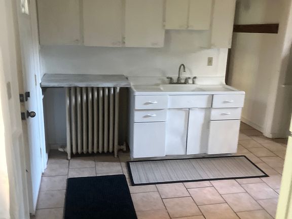 5th image of 275 Houston Ave APT 3