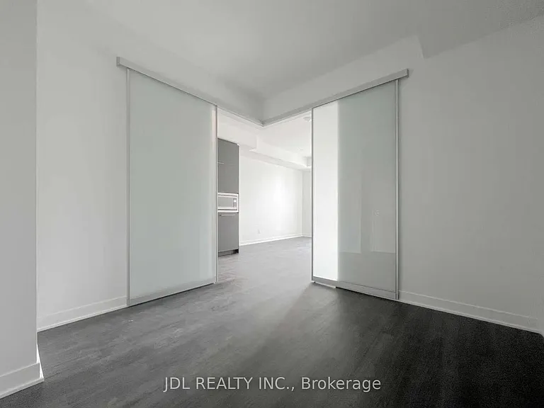 185 Alberta Ave W #313 — Photo 9
