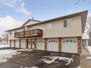 3337 Greenbrier St #D-402, Vadnais Heights, MN 55127