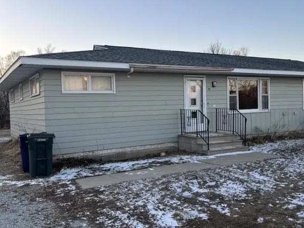 98 Spruce St, La Porte City, IA 50651