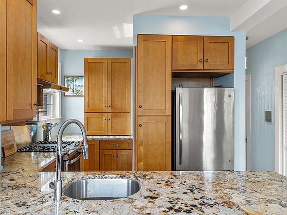 2nd image of 35 Mead St #3