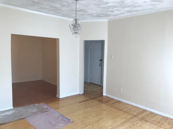 135 Grand Street image 1 of 3