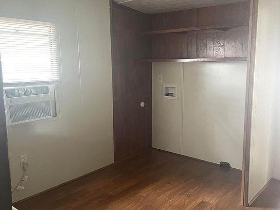 5th image of 213 Stacey Tucker Cir