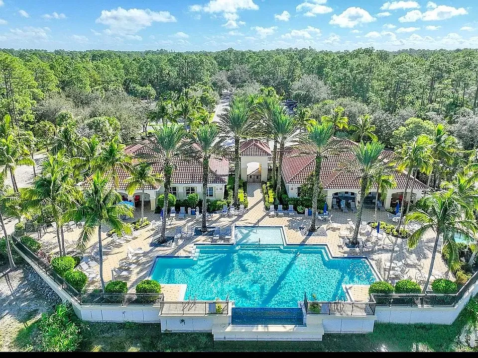 1710 Tarpon Bay Dr SW
