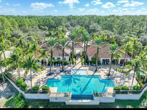 1710 Tarpon Bay Dr SW, Naples, FL 34119