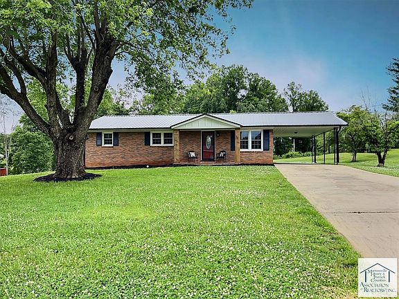 3rd image of 415 Dogwood Dr