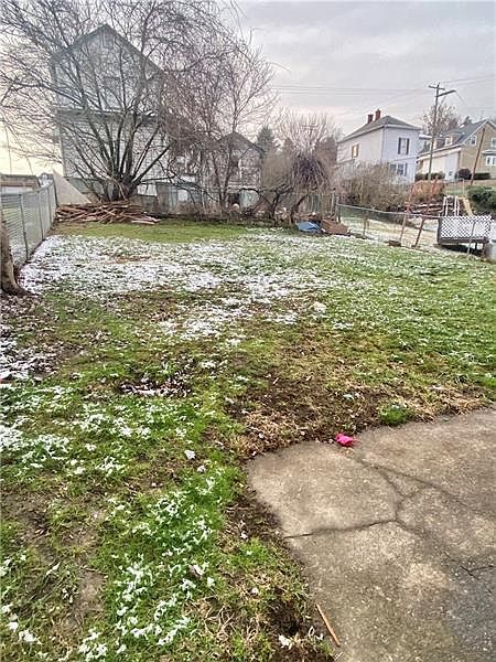 2nd image of 717 Allen Ave