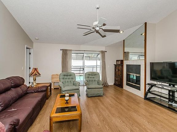 4th image of 12011 Peony Ct