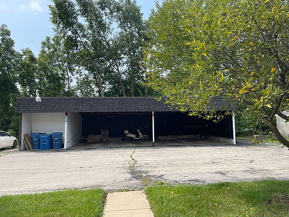 4th image of 8421-8423 Colwyn Ct #8421-04