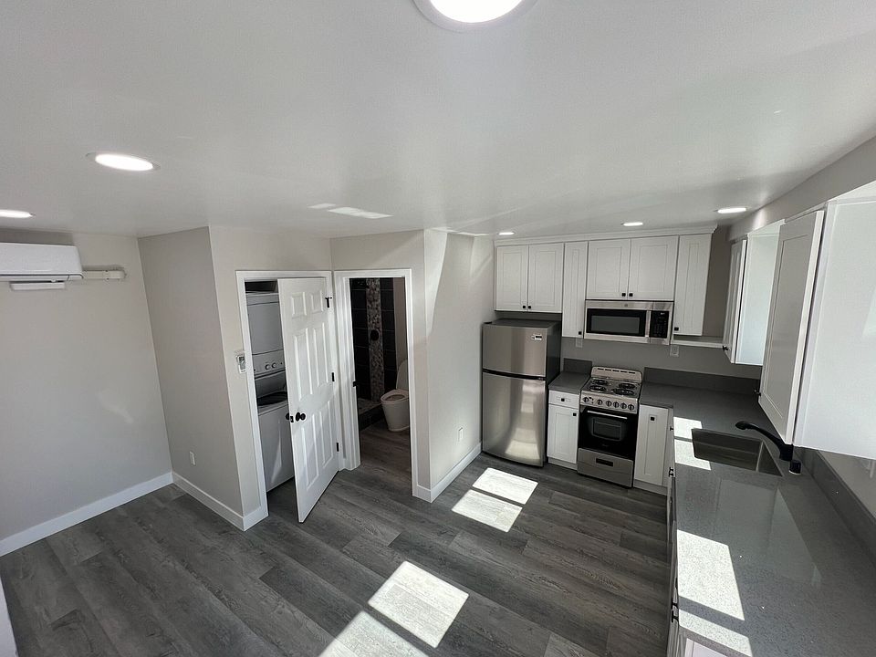1st image of 3621 Park Blvd #1