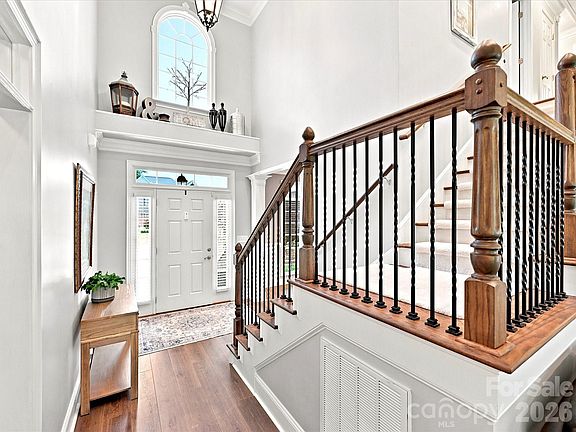 3rd image of 305 Spurs Ct