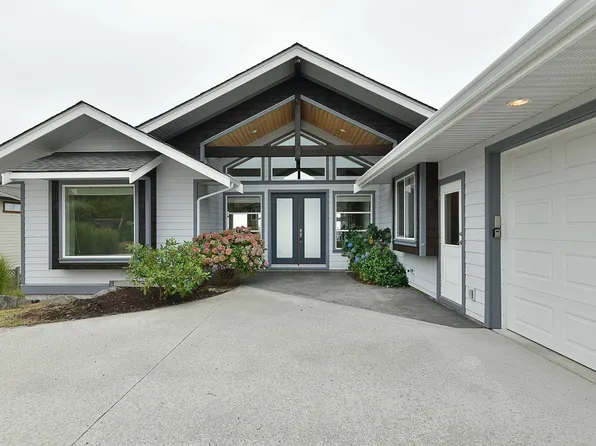 6216 Oracle Rd, Sechelt, BC V7Z 0N7