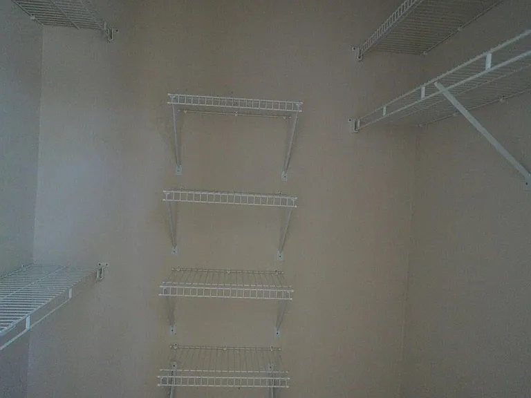 100 Halle Ct — Photo 13