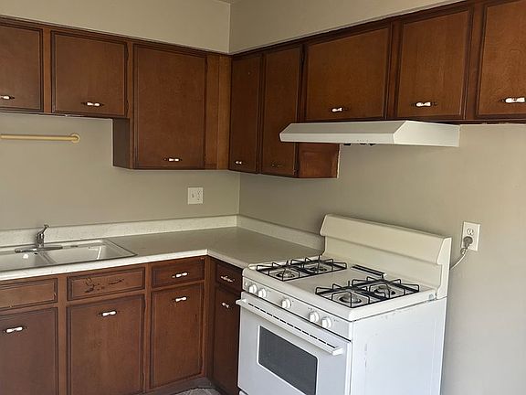 4th image of 3120 Prial Ave #4