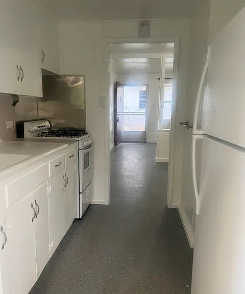 646 Coolidge St #2 — Photo 3