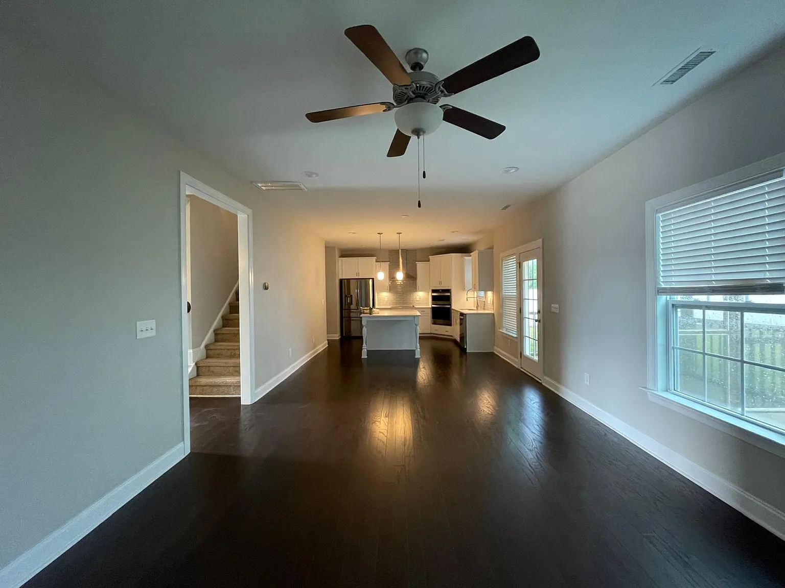 4 bed, 2100 sqft, $2,295 — Photo 3