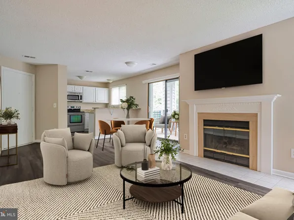 11725 Summerchase Cir, Reston, VA 20194