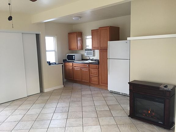 2nd image of 715 1/2 Whiting Ct
