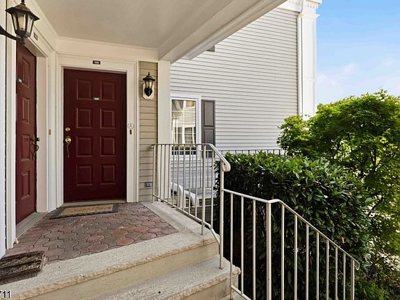 3rd image of 138 Terrace Dr