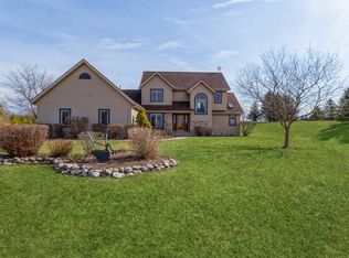 2893 Salisbury Ln, Kewaskum, WI 53040