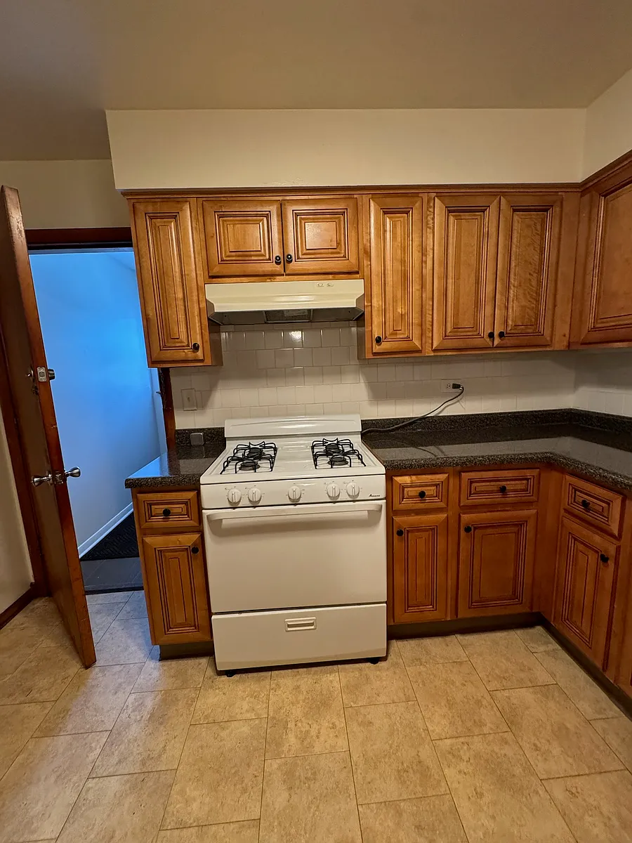 Building Photo - 16443 Halsted St #2