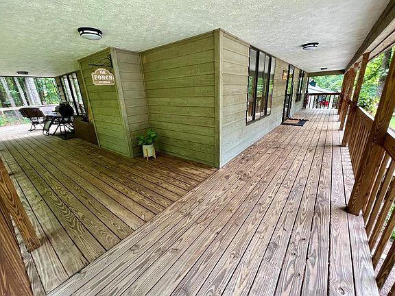 5th image of 707 Jefferson Woods Dr