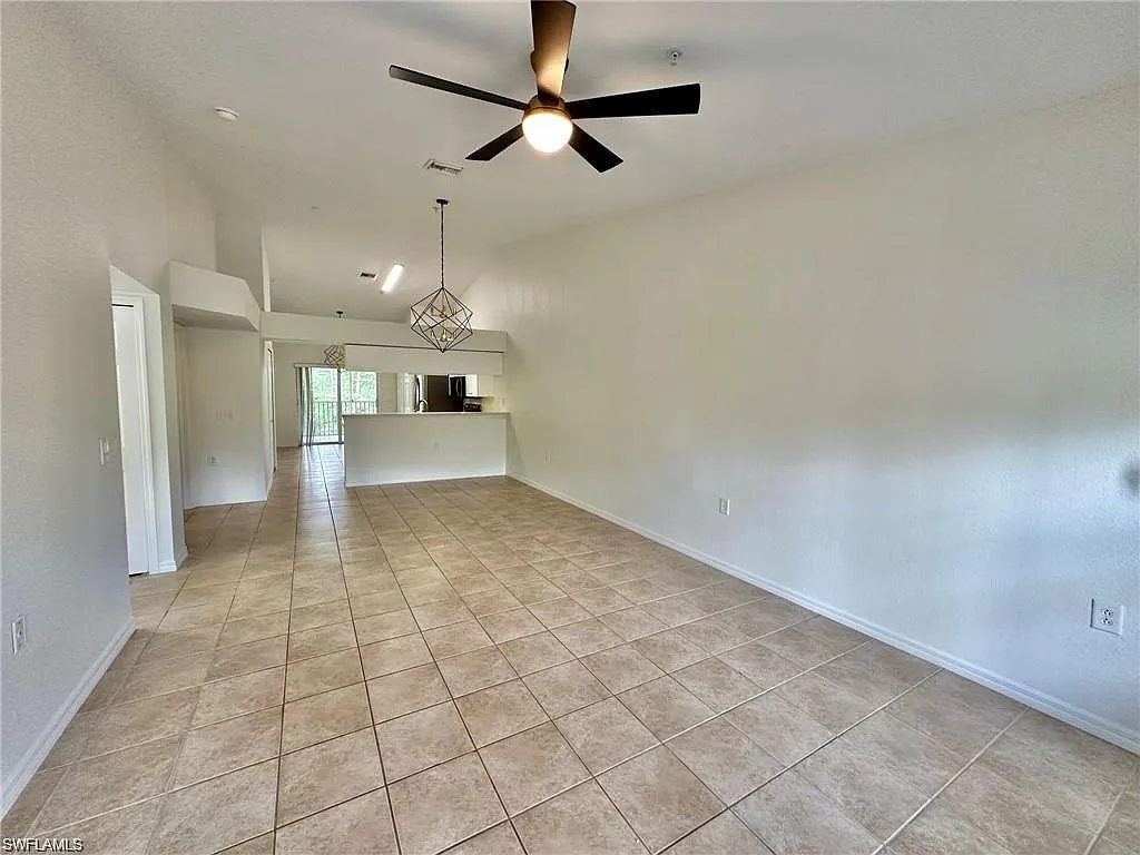 2 bed, 2.0 bath, 1230 sqft, $2,050 — Photo 3