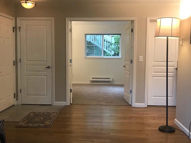 Small 2nd bedroom or Office