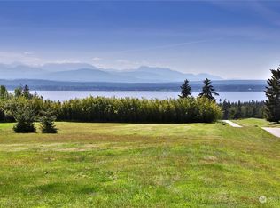 596 Peters Rd, Greenbank, WA 98253