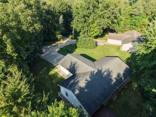 8161 Stadium Dr, Kalamazoo, MI 49009
