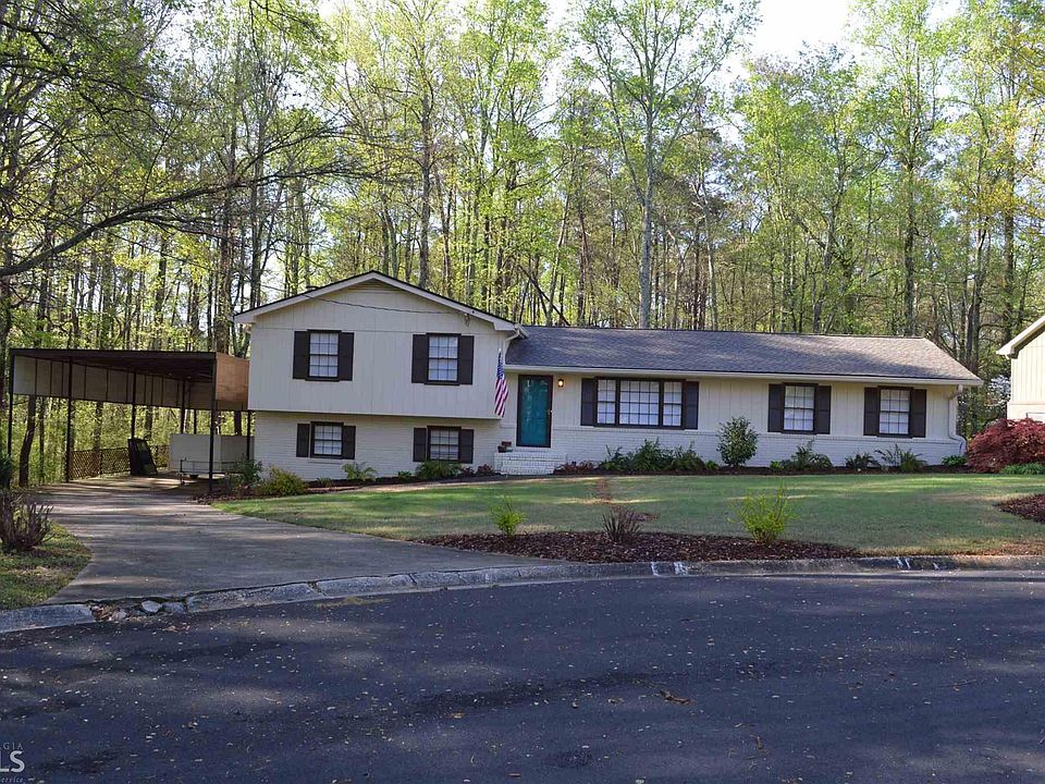 1st image of 370 Madeira Cir SW #9