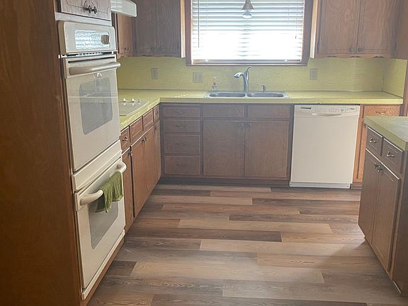 5th image of 5330 Lake Crest Dr
