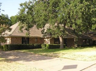 6113 Cholla Dr, Fort Worth, TX 76112
