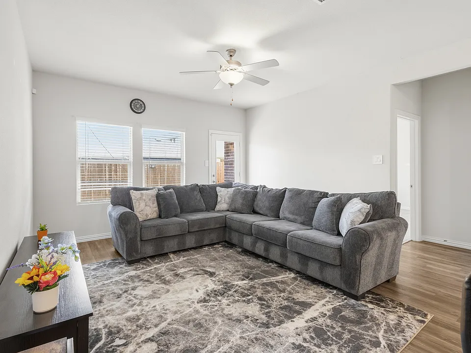 206 Goosewood Dr