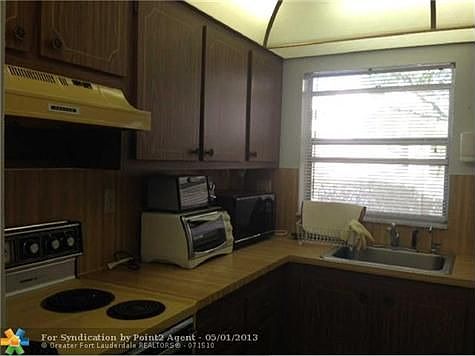 4th image of 9261 Sunrise Lakes Blvd APT 107