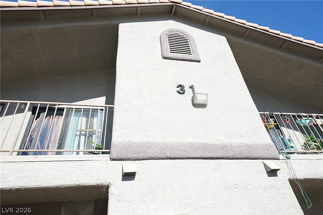 1575 W Warm Springs Rd — Photo 2