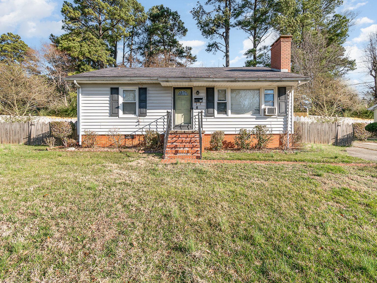 107 Central Ave, Siler City, NC 27344 Zillow