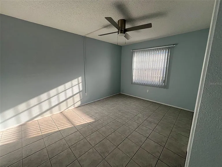 810 Kings Ct #D — Photo 9