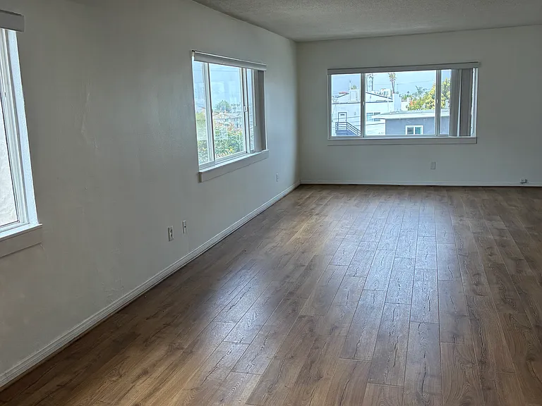 225 Avenida Granada #2 — Photo 11