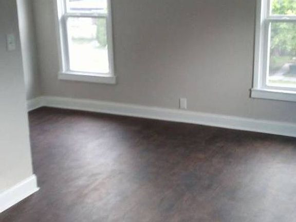 4th image of 822 Grand Central St #4